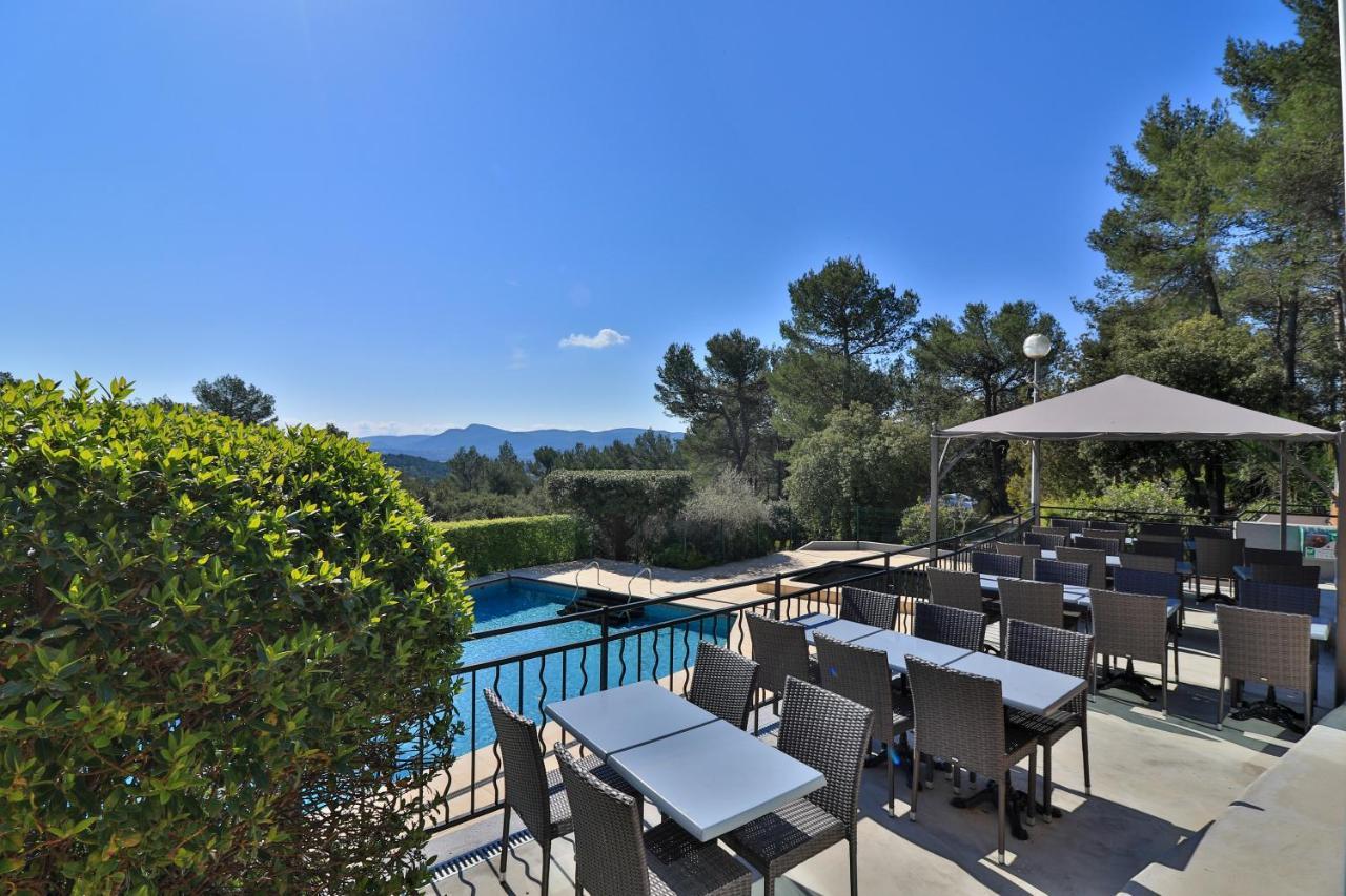 Les Arbousiers Village Hotel Provencal La Roquebrussanne Экстерьер фото
